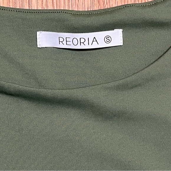 Reoria Olive Green Cropped Tank Top - Picture 5 of 6